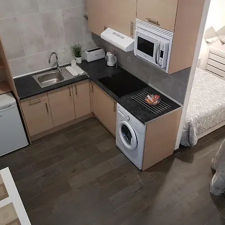 Cozy Studio Madrid - Metro Barrio del Pilar-2